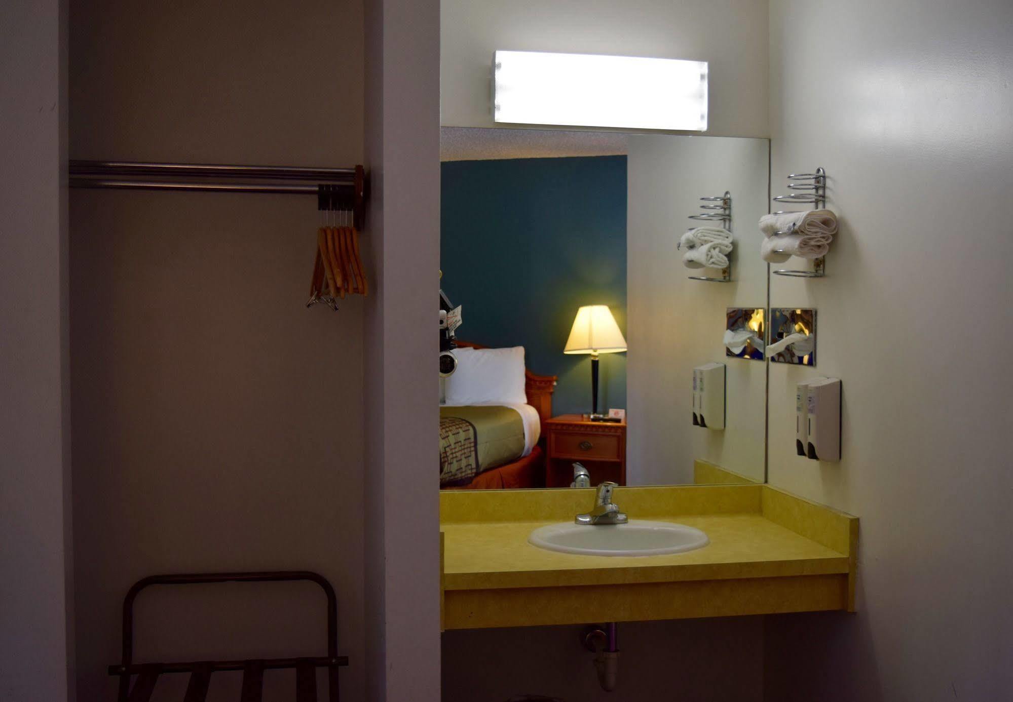 Snelling Motor Inn Mendota Eksteriør billede